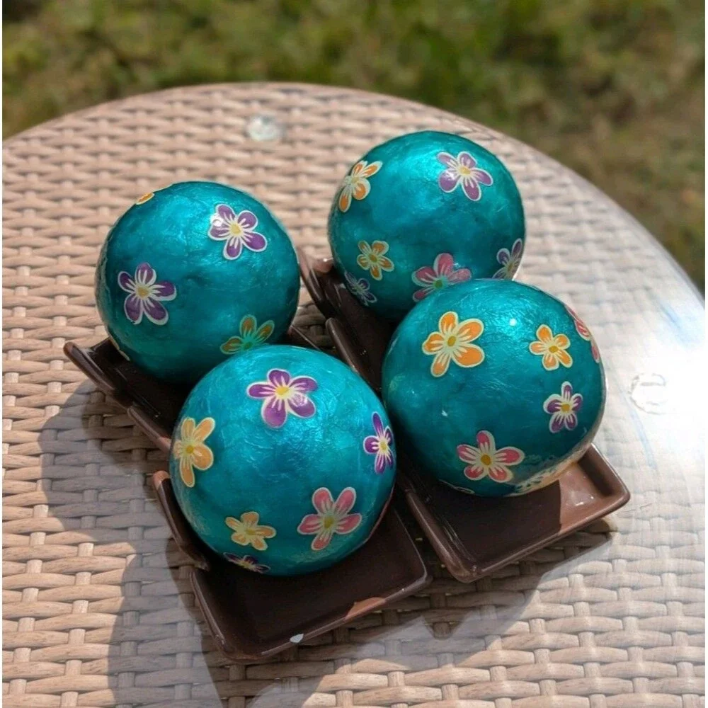 Pier‎ 1 Day of the Dead Sugar Skulls LOT OF 8 Decorative Balls Halloween Skulls